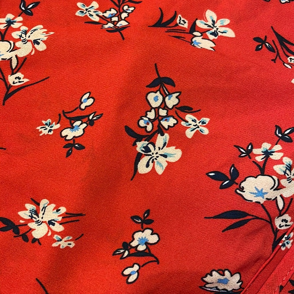 Red floral blouse top dress shirt - Picture 3 of 5